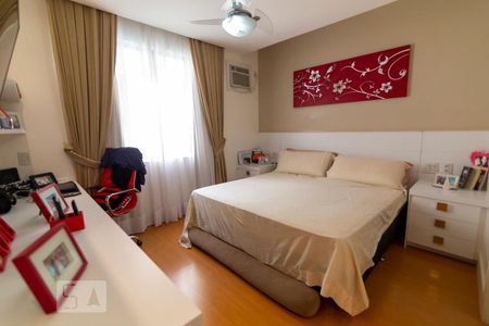 Apartamento à venda com 170m², 3 quartos e 3 vagas Apartamento à venda com 170m², 3 quartos e 3 vagasSuíte