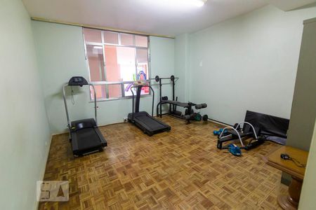 Apartamento à venda com 170m², 3 quartos e 3 vagas Apartamento à venda com 170m², 3 quartos e 3 vagasÁrea comum - Academia