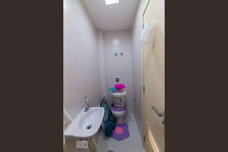 Apartamento à venda com 170m², 3 quartos e 3 vagas Apartamento à venda com 170m², 3 quartos e 3 vagasBanheiro de Serviço