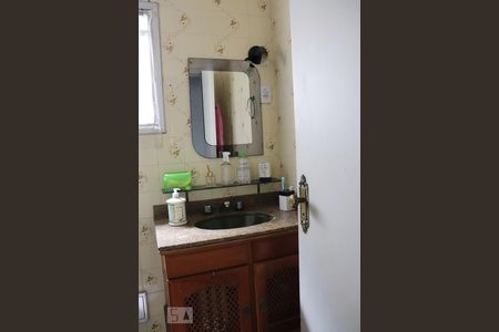 Casa à venda com 126m², 2 quartos e 2 vagasBanheiro 1