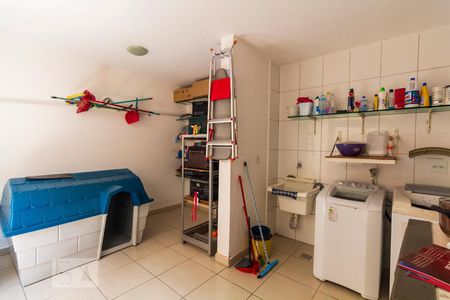 Casa à venda com 160m², 3 quartos e 2 vagasÁrea de Serviço