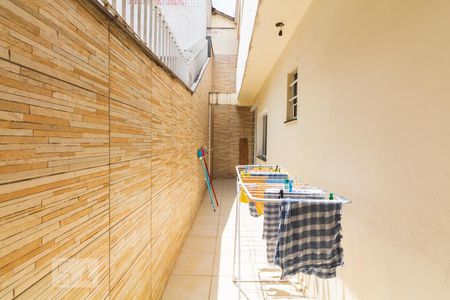 Casa à venda com 160m², 3 quartos e 2 vagasCorredor Lateral