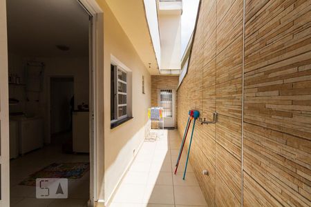 Casa à venda com 160m², 3 quartos e 2 vagasCorredor Lateral