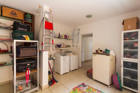 Casa à venda com 160m², 3 quartos e 2 vagasÁrea de Serviço