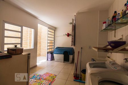 Casa à venda com 160m², 3 quartos e 2 vagasÁrea de Serviço