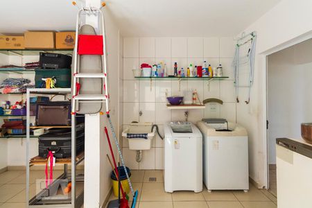 Casa à venda com 160m², 3 quartos e 2 vagasÁrea de Serviço