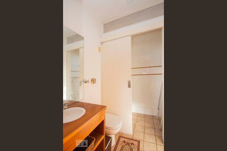 Apartamento à venda com 147m², 2 quartos e 2 vagas Apartamento à venda com 147m², 2 quartos e 2 vagasBanheiro da cobertura