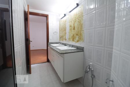 Apartamento à venda com 168m², 4 quartos e 2 vagas Apartamento à venda com 168m², 4 quartos e 2 vagasBanheiro suite 1