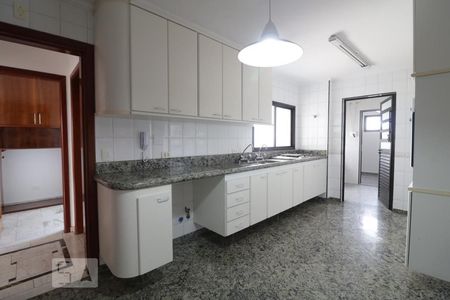 Apartamento à venda com 168m², 4 quartos e 2 vagas Apartamento à venda com 168m², 4 quartos e 2 vagasCozinha