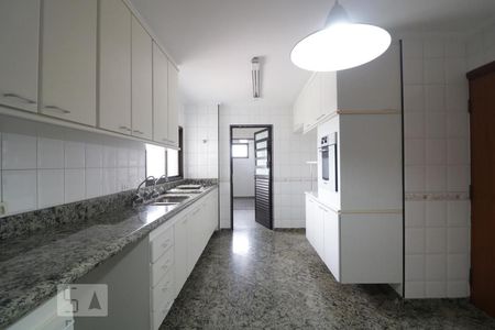 Apartamento à venda com 168m², 4 quartos e 2 vagas Apartamento à venda com 168m², 4 quartos e 2 vagasCozinha
