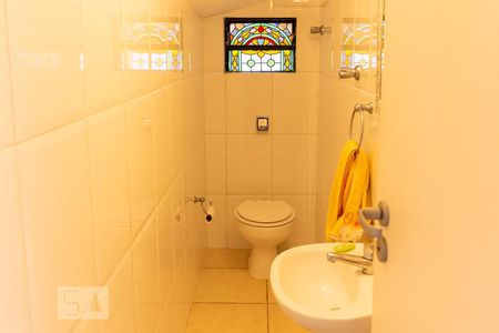 Casa à venda com 400m², 4 quartos e 4 vagas Casa à venda com 400m², 4 quartos e 4 vagasBanheiro de Serviço