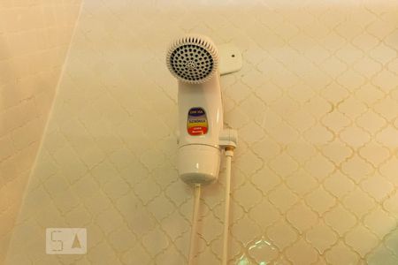 Casa à venda com 400m², 4 quartos e 4 vagas Casa à venda com 400m², 4 quartos e 4 vagasDetalhe do Banheiro da Suite - Chuveiro