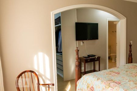 Casa à venda com 400m², 4 quartos e 4 vagas Casa à venda com 400m², 4 quartos e 4 vagasSuíte master