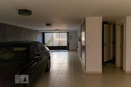 Casa à venda com 400m², 4 quartos e 4 vagas Casa à venda com 400m², 4 quartos e 4 vagasGaragem