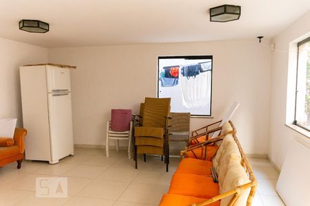 Casa à venda com 400m², 4 quartos e 4 vagas Casa à venda com 400m², 4 quartos e 4 vagasGaragem