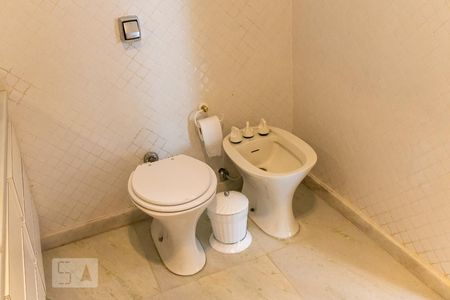 Casa à venda com 400m², 4 quartos e 4 vagas Casa à venda com 400m², 4 quartos e 4 vagasDetalhe do Banheiro da Suite master