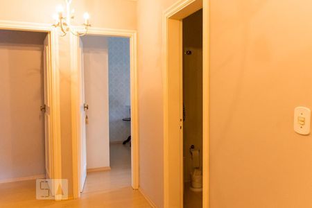 Casa à venda com 400m², 4 quartos e 4 vagas Casa à venda com 400m², 4 quartos e 4 vagasCorredor