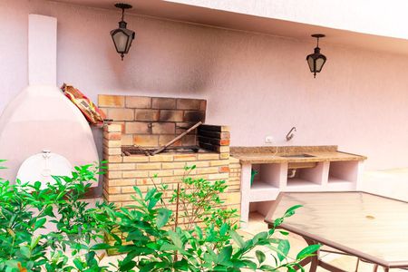 Casa à venda com 400m², 4 quartos e 4 vagas Casa à venda com 400m², 4 quartos e 4 vagasChurrasqueira