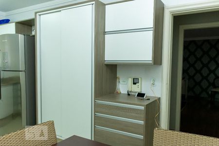 Casa à venda com 400m², 4 quartos e 4 vagas Casa à venda com 400m², 4 quartos e 4 vagasCozinha - Armários