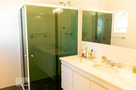 Casa à venda com 400m², 4 quartos e 4 vagas Casa à venda com 400m², 4 quartos e 4 vagasBanheiro da Suíte