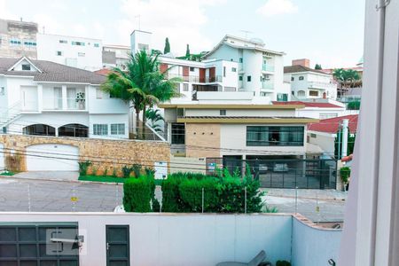 Casa à venda com 400m², 4 quartos e 4 vagas Casa à venda com 400m², 4 quartos e 4 vagasVista do Quarto 1