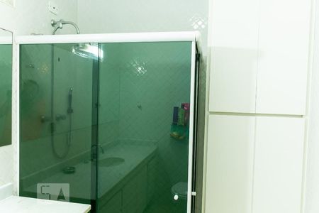 Casa à venda com 400m², 4 quartos e 4 vagas Casa à venda com 400m², 4 quartos e 4 vagasBanheiro Social - Box