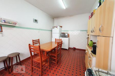 Casa à venda com 300m², 4 quartos e 3 vagas Casa à venda com 300m², 4 quartos e 3 vagasCozinha