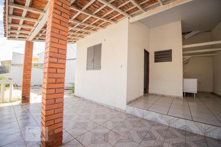 Casa à venda com 214m², 3 quartos e 3 vagas Casa à venda com 214m², 3 quartos e 3 vagasedicula