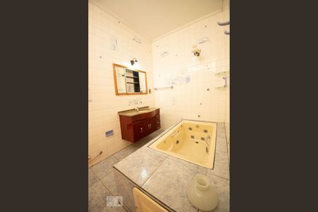 Casa à venda com 214m², 3 quartos e 3 vagas Casa à venda com 214m², 3 quartos e 3 vagassuite