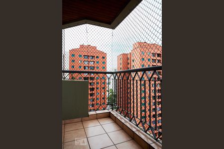 Apartamento à venda com 125m², 3 quartos e 2 vagas Apartamento à venda com 125m², 3 quartos e 2 vagasSacada - Suíte