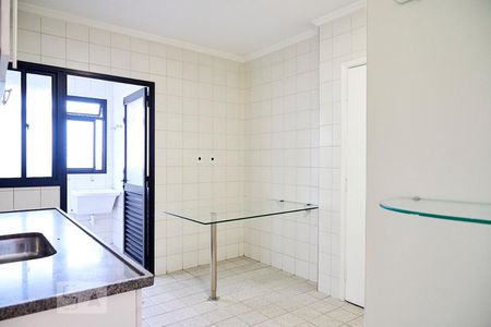 Apartamento à venda com 125m², 3 quartos e 2 vagas Apartamento à venda com 125m², 3 quartos e 2 vagasCozinha