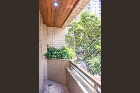 Apartamento à venda com 110m², 3 quartos e 3 vagas Apartamento à venda com 110m², 3 quartos e 3 vagasSacada da suíte