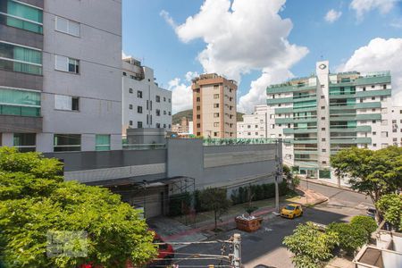 Apartamento à venda com 110m², 3 quartos e 3 vagas Apartamento à venda com 110m², 3 quartos e 3 vagasVista da suíte