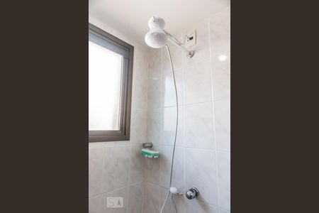 Apartamento à venda com 110m², 3 quartos e 3 vagas Apartamento à venda com 110m², 3 quartos e 3 vagasChuveiro do banheiro da suíte