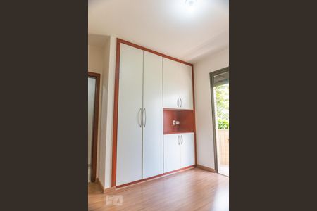 Apartamento à venda com 110m², 3 quartos e 3 vagas Apartamento à venda com 110m², 3 quartos e 3 vagasArmário da suíte