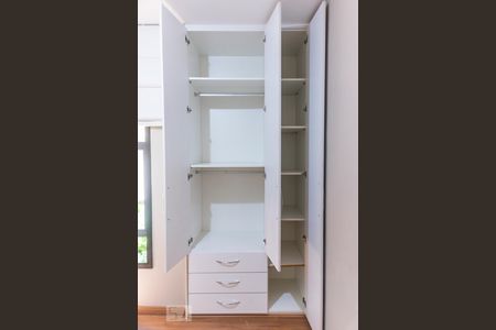 Apartamento à venda com 110m², 3 quartos e 3 vagas Apartamento à venda com 110m², 3 quartos e 3 vagasArmário do quarto 2