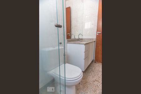 Apartamento à venda com 110m², 3 quartos e 3 vagas Apartamento à venda com 110m², 3 quartos e 3 vagasBanheiro da suíte