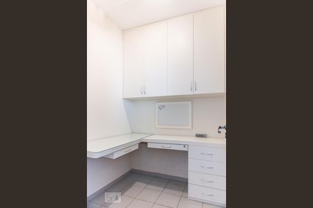 Apartamento à venda com 110m², 3 quartos e 3 vagas Apartamento à venda com 110m², 3 quartos e 3 vagasQuarto de serviço