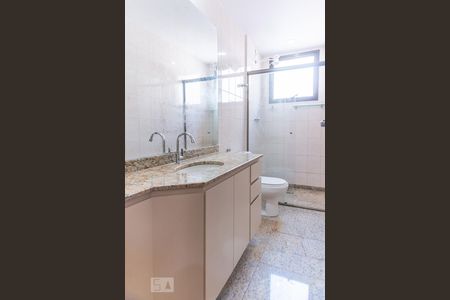 Apartamento à venda com 110m², 3 quartos e 3 vagas Apartamento à venda com 110m², 3 quartos e 3 vagasBanheiro