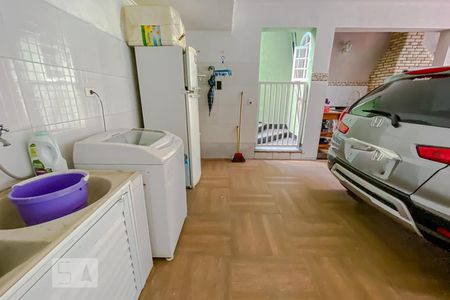 Casa à venda com 328m², 4 quartos e 6 vagasLavanderia