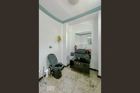 Casa à venda com 328m², 4 quartos e 6 vagasLavabo