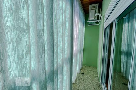 Casa à venda com 328m², 4 quartos e 6 vagasVaranda Suite