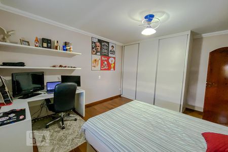 Casa à venda com 328m², 4 quartos e 6 vagasQuarto 2