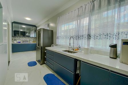 Casa à venda com 328m², 4 quartos e 6 vagasCozinha