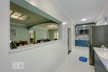 Casa à venda com 328m², 4 quartos e 6 vagasCozinha