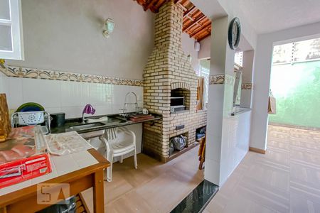 Casa à venda com 328m², 4 quartos e 6 vagasÁrea comum - Churrasqueira