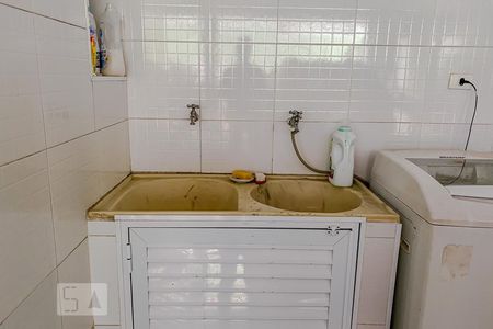 Casa à venda com 328m², 4 quartos e 6 vagasDetalhe Lavanderia