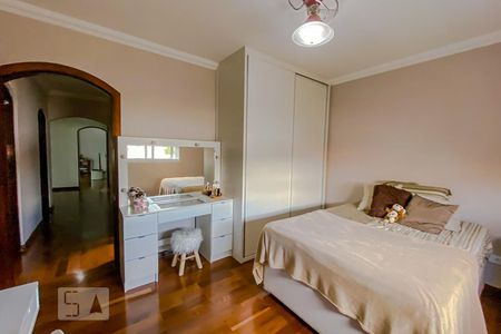 Casa à venda com 328m², 4 quartos e 6 vagasQuarto