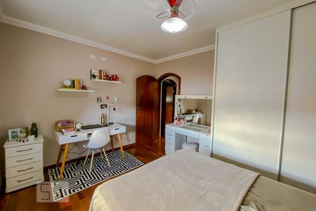 Casa à venda com 328m², 4 quartos e 6 vagasQuarto