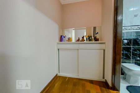 Casa à venda com 328m², 4 quartos e 6 vagasSuite